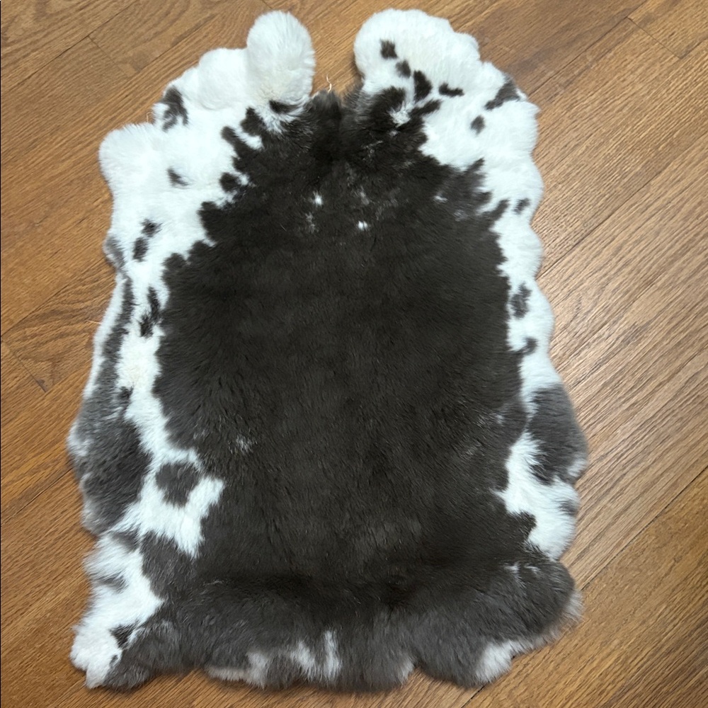 A437 Rex rabbit hide
